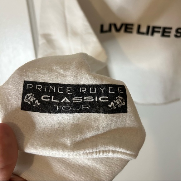 Prince Royce Classic Tour cropped sweatshirt - Picture 5 of 6